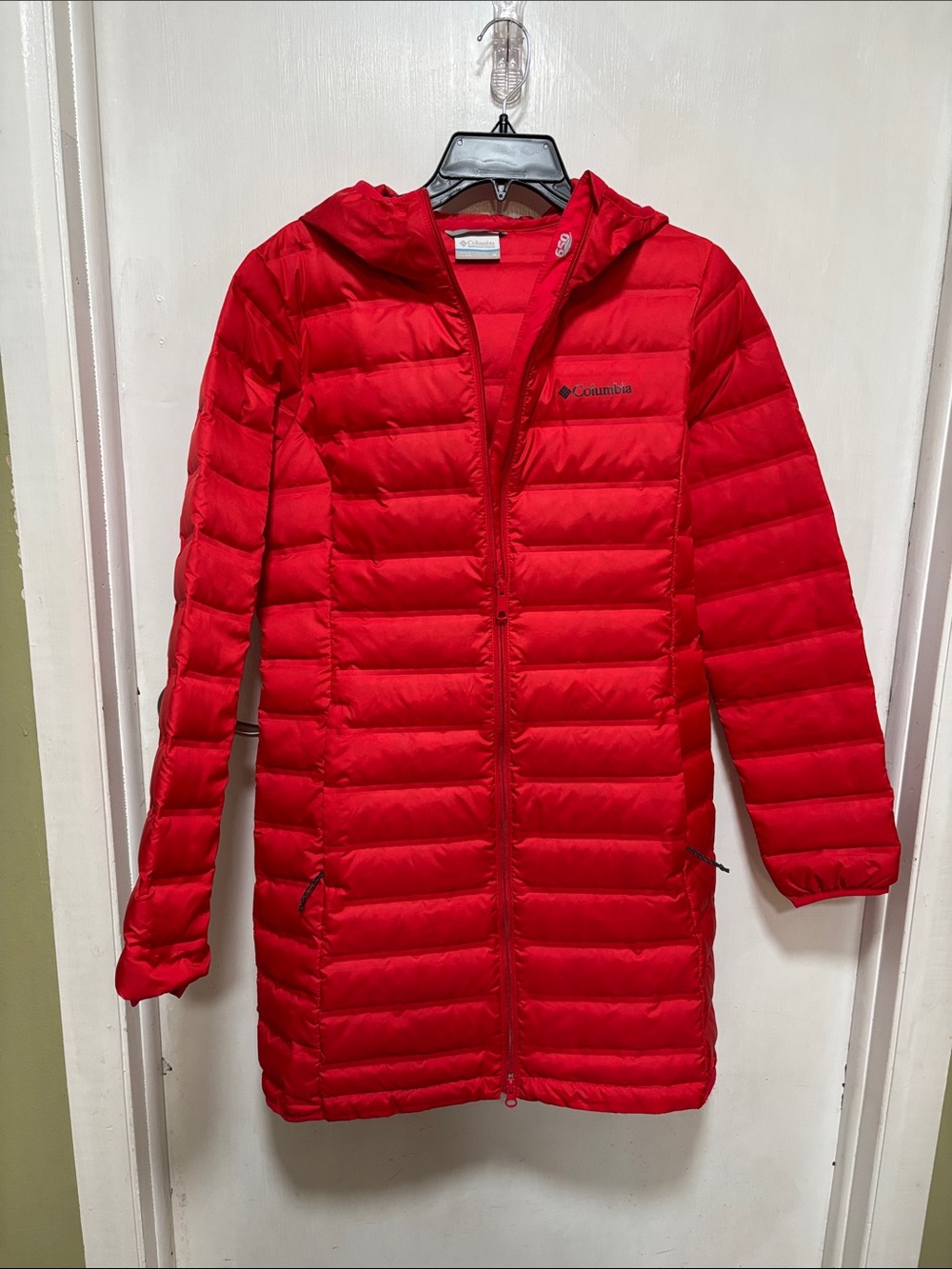PRE OWNED Columbia LAKE 22 DOWN WOMEN'S MEDIUM LONG Red Hooded Puffer Jacket